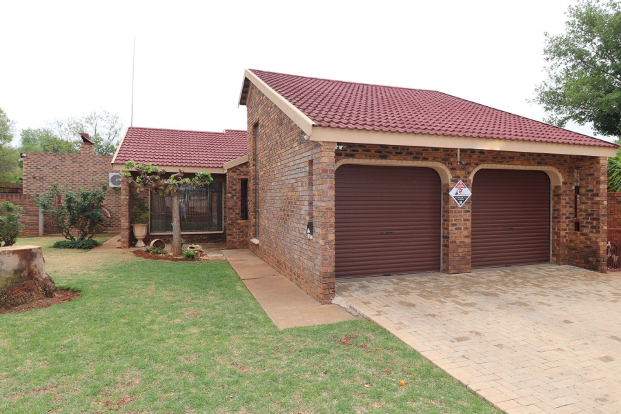 3 Bedroom Property for Sale in Stilfontein North West